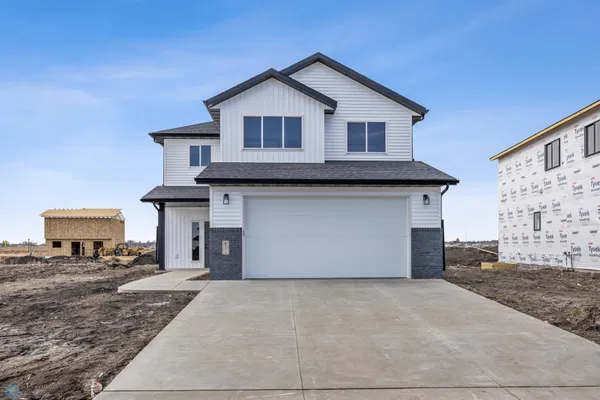 $399,900 | 8351 61st Street South, Horace, ND 58047