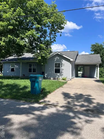 $192,000 | 913 North First Street, Steelville, MO 65565