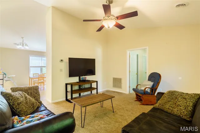 $192,000 | 913 North First Street, Steelville, MO 65565