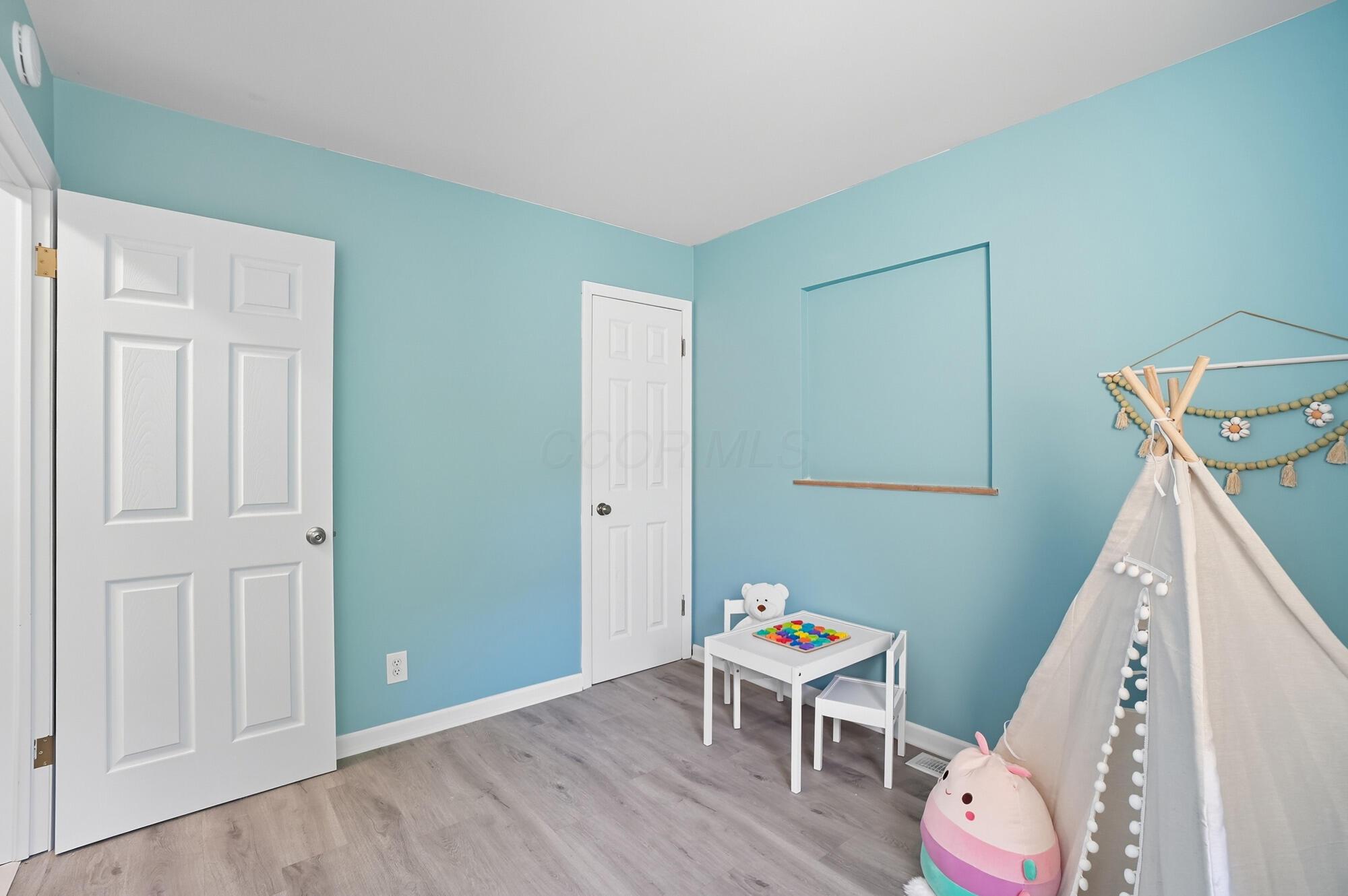 2424 Nottingham Road Columbus, OH 43221 - Photo 30 of 47 030