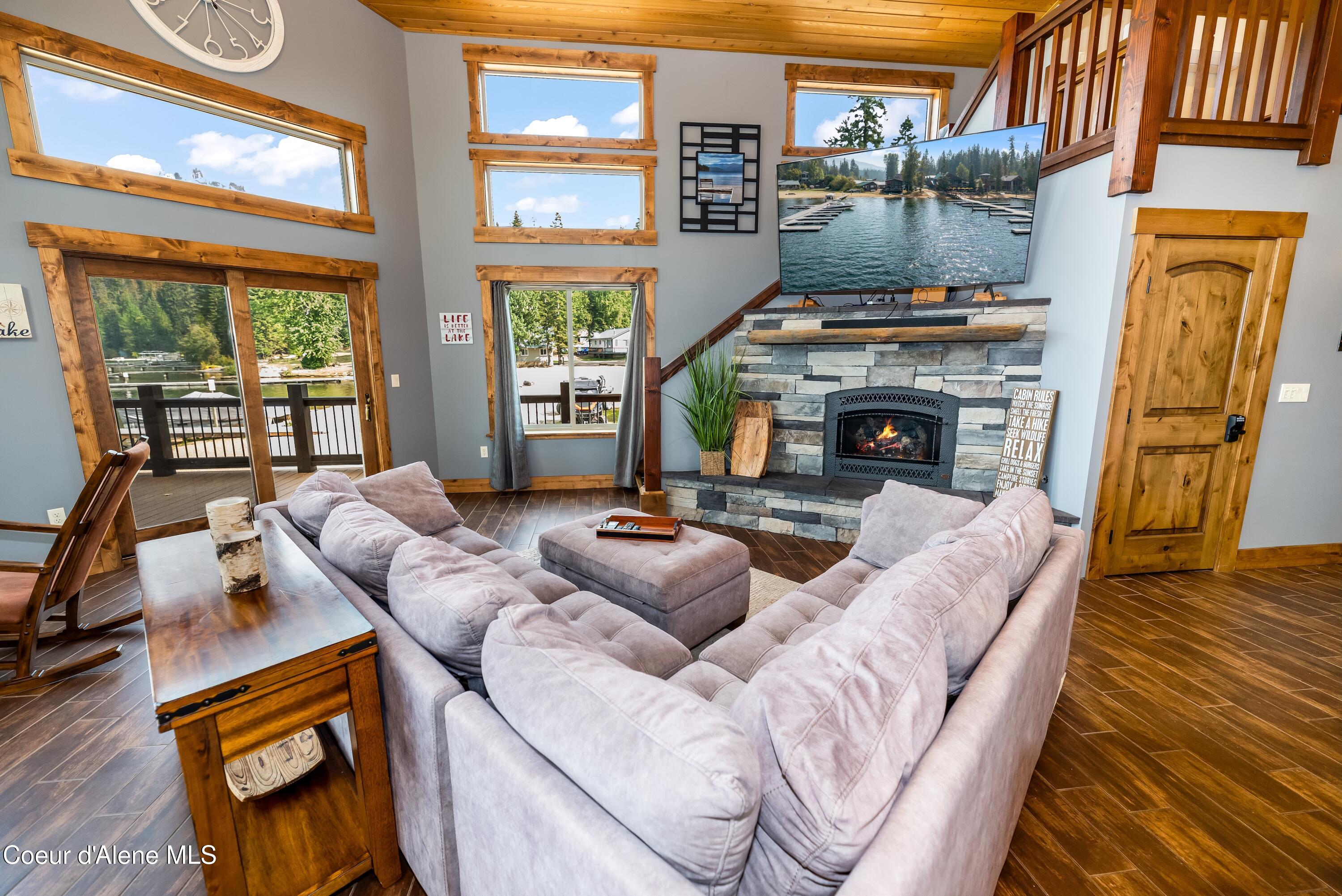 37 Vacation Court Coolin, ID 83821 - Photo 11 of 37 Living Room 2