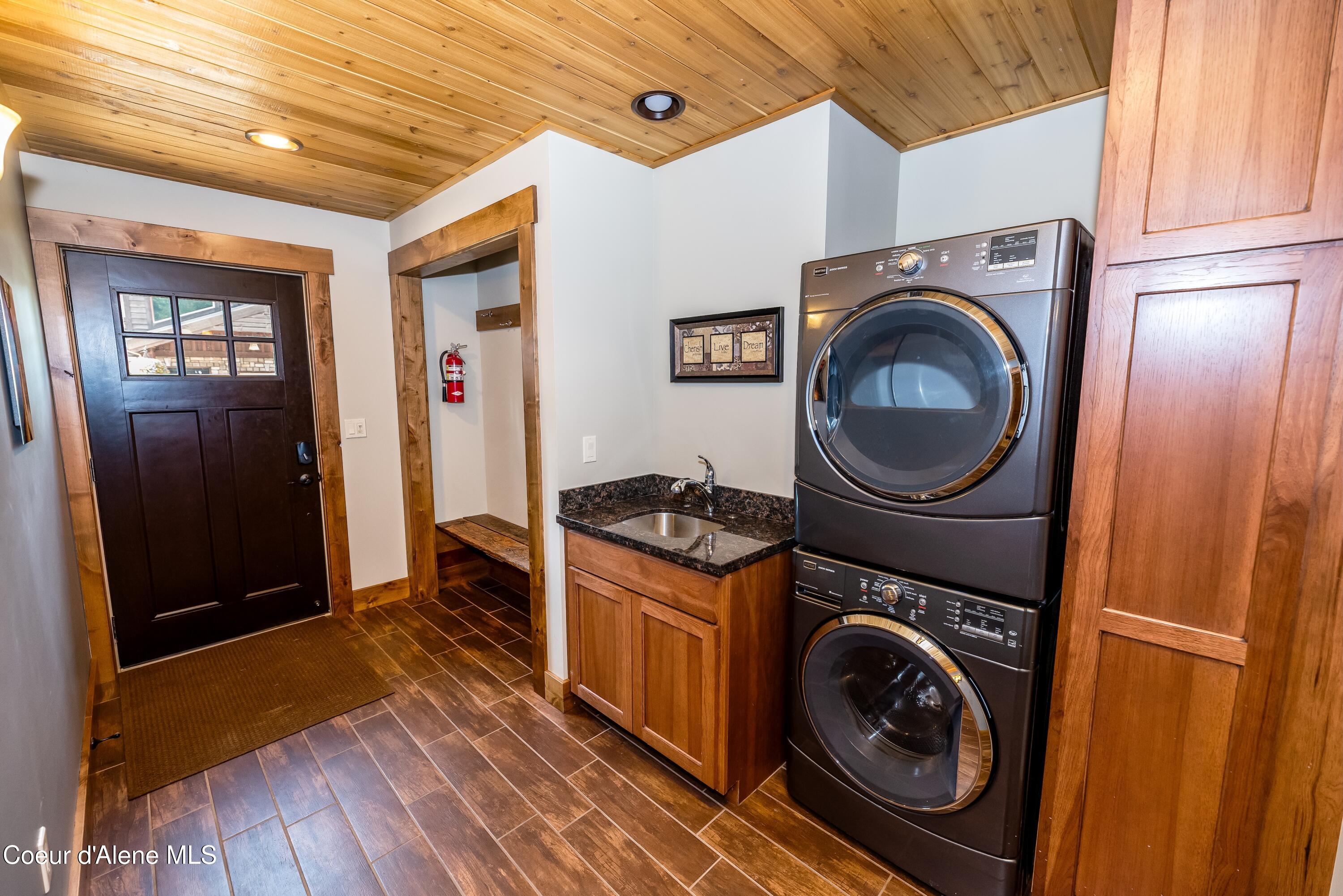 37 Vacation Court Coolin, ID 83821 - Photo 19 of 37 Laundry