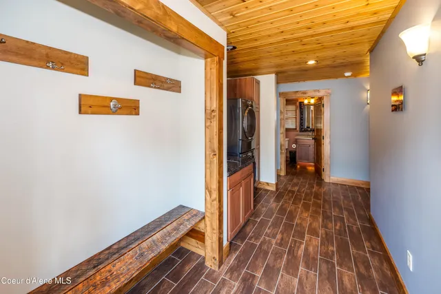 $1,980,000 | 37 Vacation Court, Coolin, ID 83821