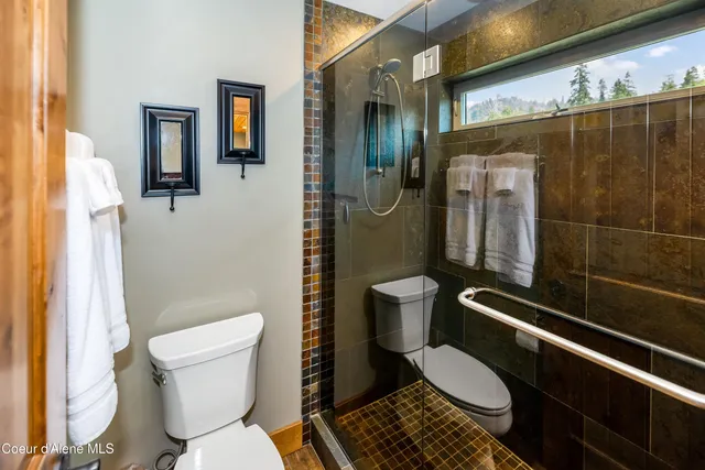 $1,980,000 | 37 Vacation Court, Coolin, ID 83821