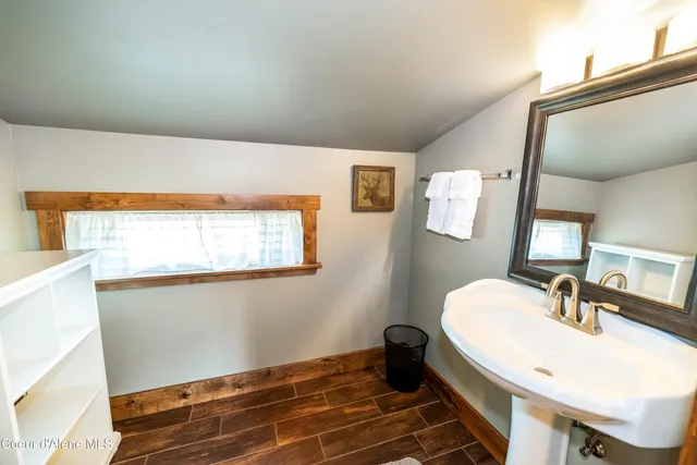 $1,980,000 | 37 Vacation Court, Coolin, ID 83821