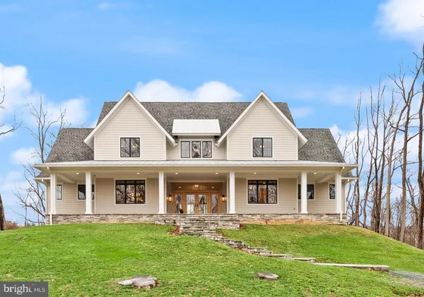 $2,100,000 | 17819 Yatton Road, Round Hill, VA 20141