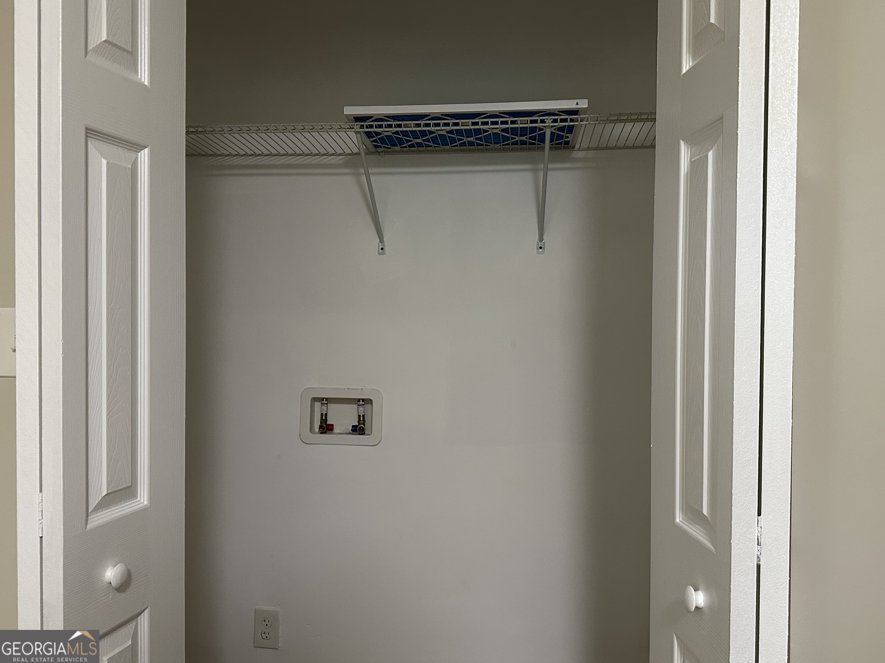 1154 Penn Court Southeast Atlanta, GA 30315 - Photo 9 of 9 a view of a walk in closet