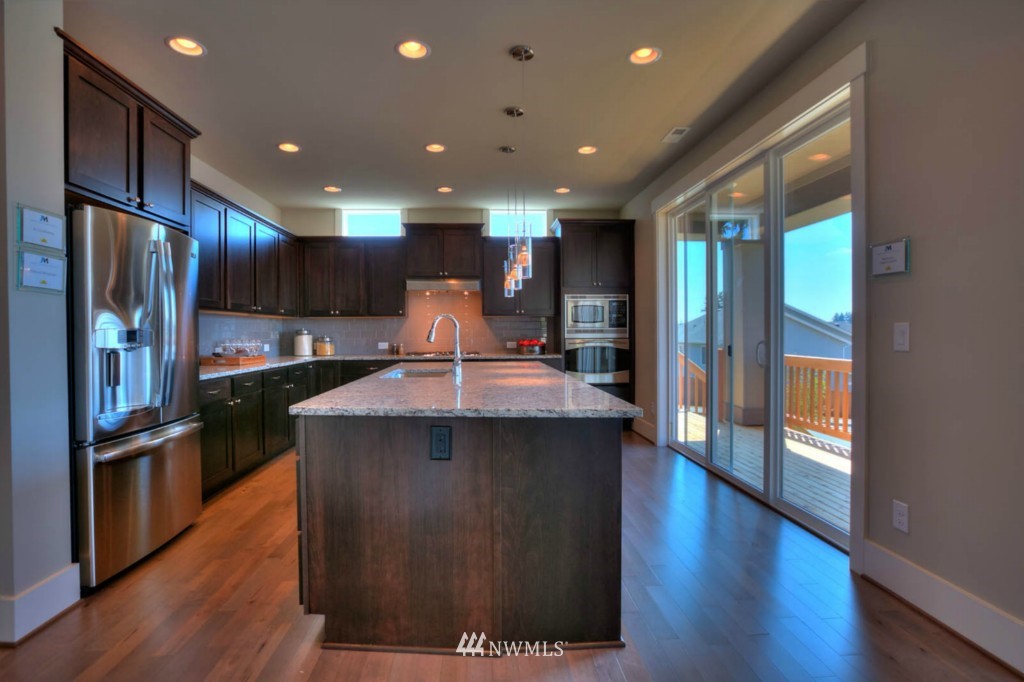 616 Field Place Northeast Renton, WA 98059 - Photo 13 of 25