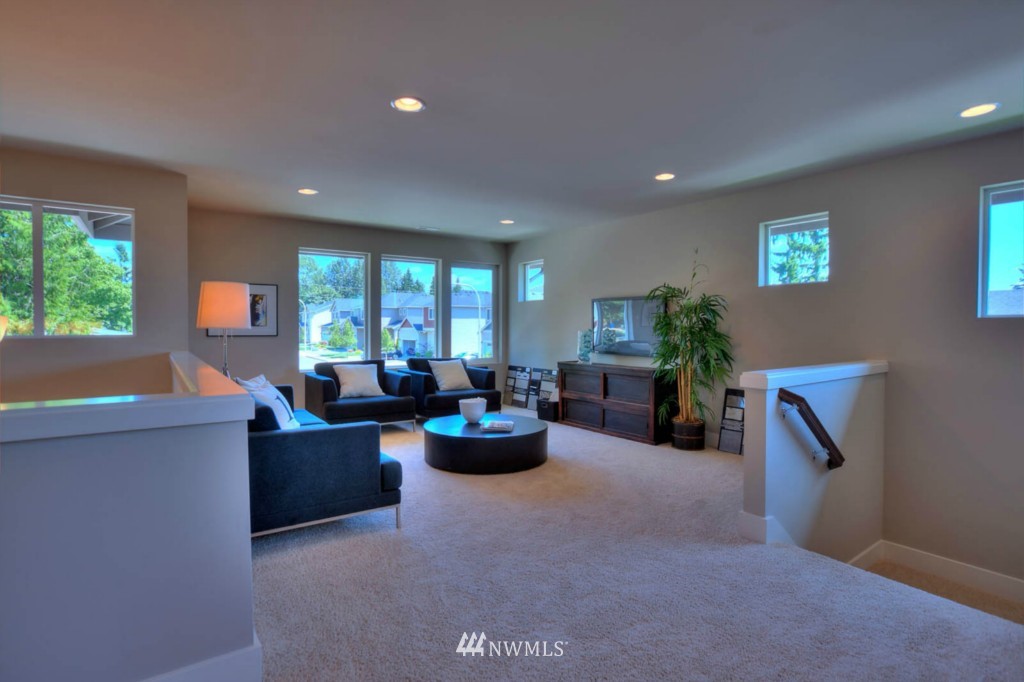 616 Field Place Northeast Renton, WA 98059 - Photo 17 of 25