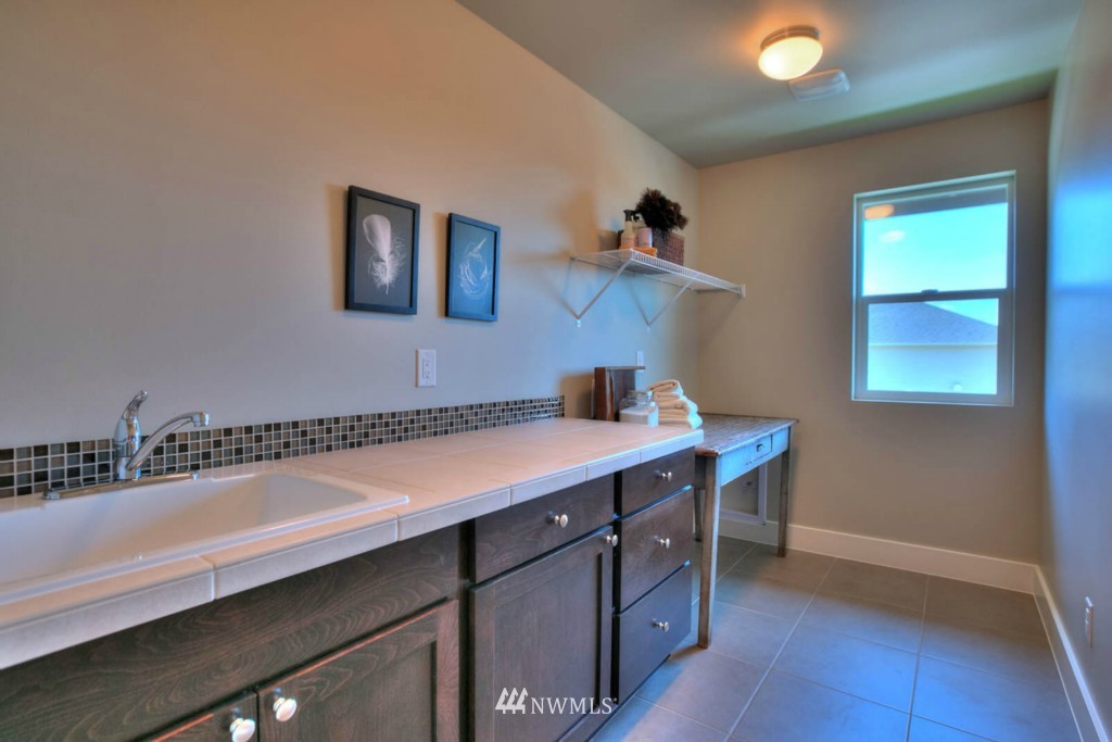 616 Field Place Northeast Renton, WA 98059 - Photo 18 of 25