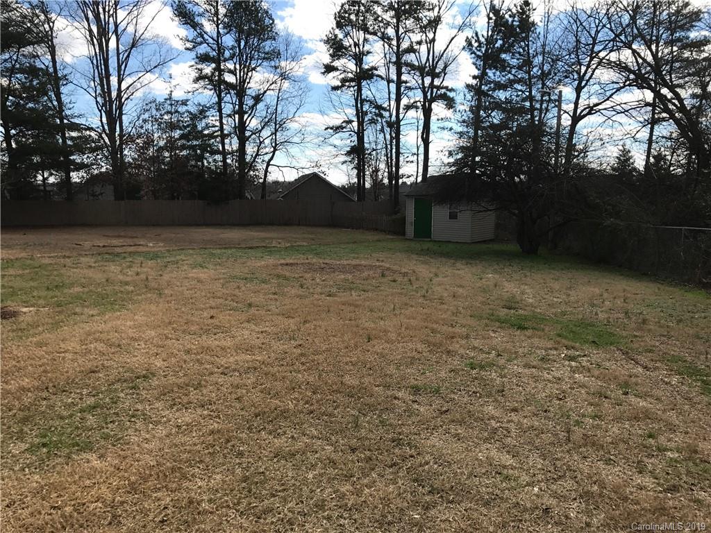 1221 Gold Hill Road Fort Mill, SC 29708 - Photo 26 of 32 a backyard of a house