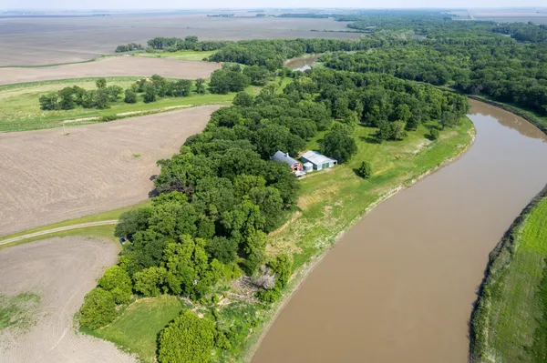$379,000 | 17371 22nd Street Southeast, Argusville, ND 58005