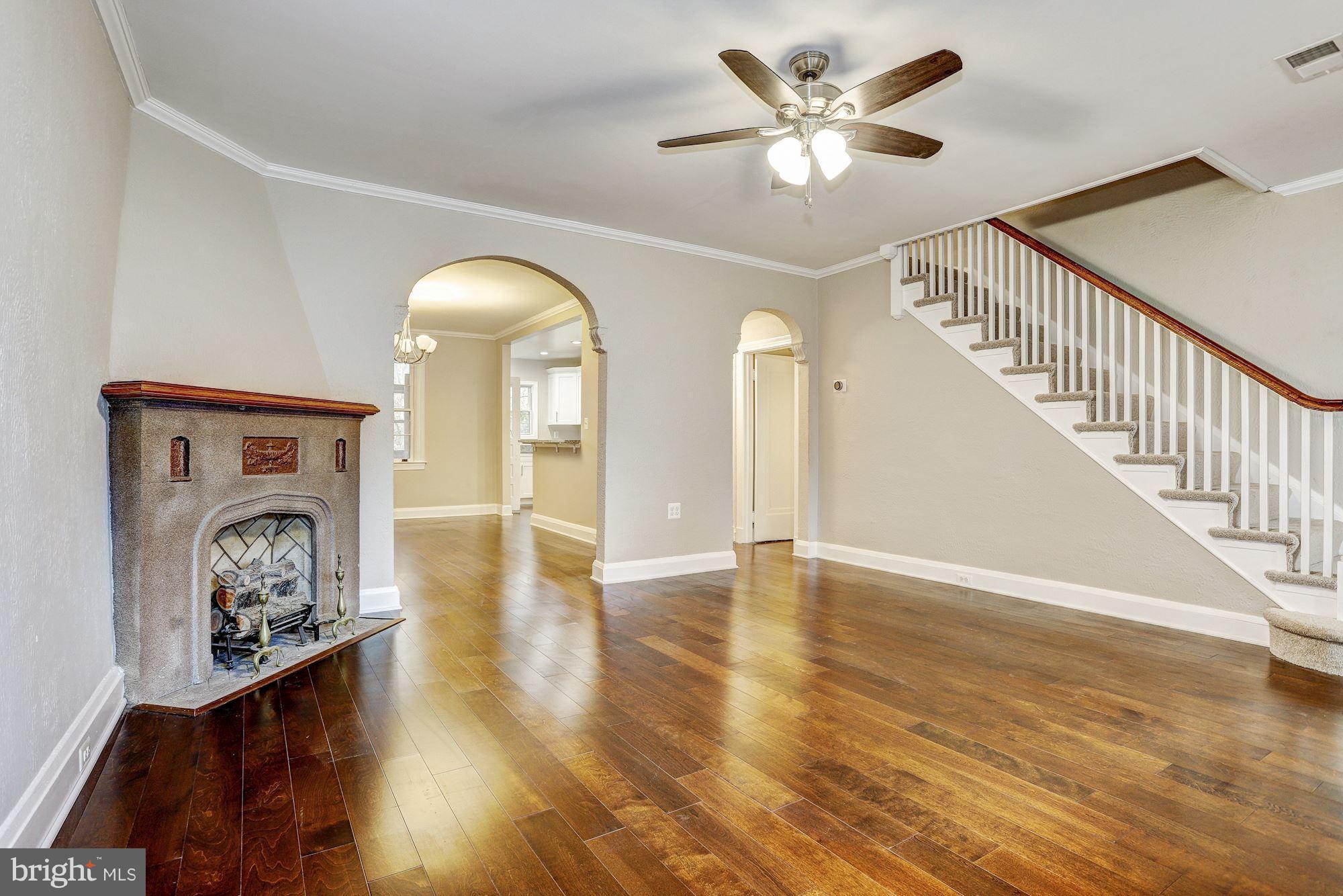 4638 Rokeby Road Baltimore, MD 21229 - Photo 6 of 28 open flow to the dining room & kitchen