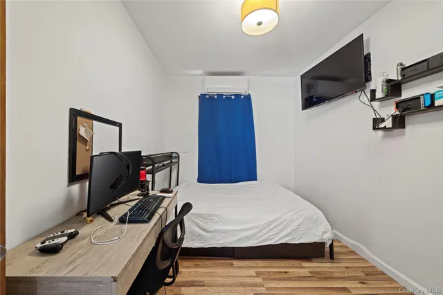 $575,000 | 1805 Lacombe Avenue | Soundview