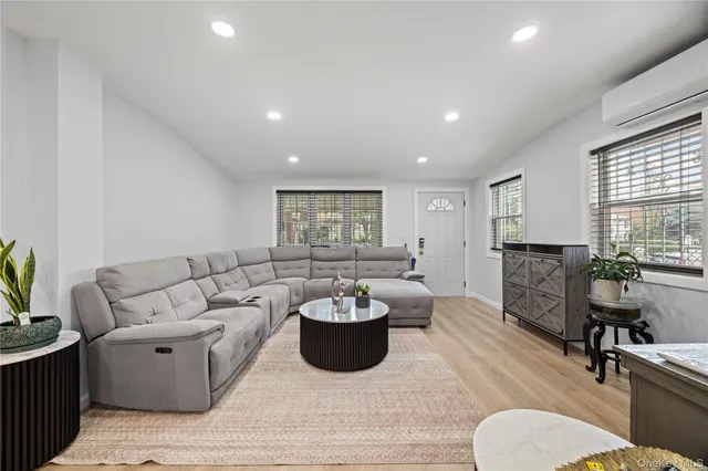 $575,000 | 1805 Lacombe Avenue | Soundview