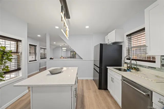 $575,000 | 1805 Lacombe Avenue | Soundview