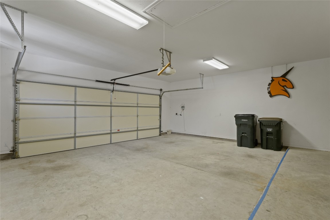 1005 Fort Davis Street Georgetown, TX 78633 - Photo 22 of 38 a view of a garage