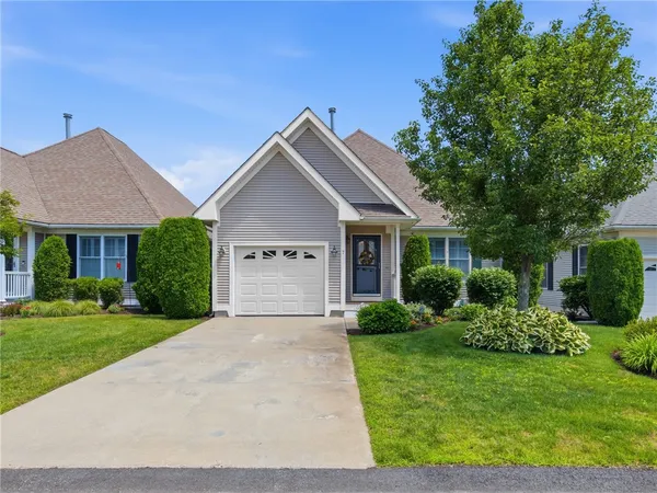 $524,900 | 7 Daisy Lane, Coventry, RI 02816