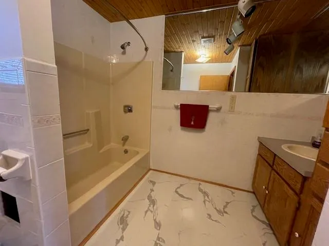 $320,000 | N11116 5 Star Lane, Crivitz, WI 54114