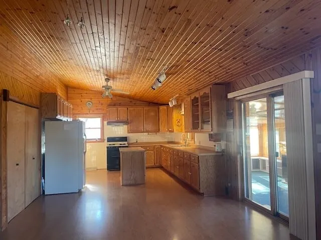 $320,000 | N11116 5 Star Lane, Crivitz, WI 54114