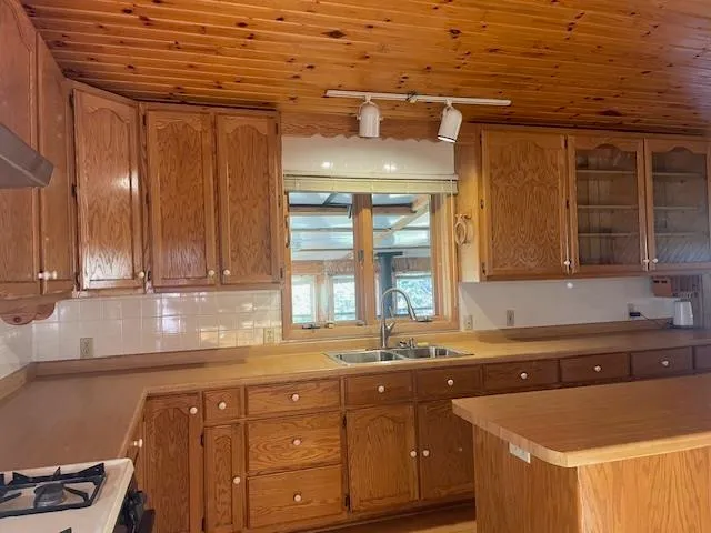 $320,000 | N11116 5 Star Lane, Crivitz, WI 54114