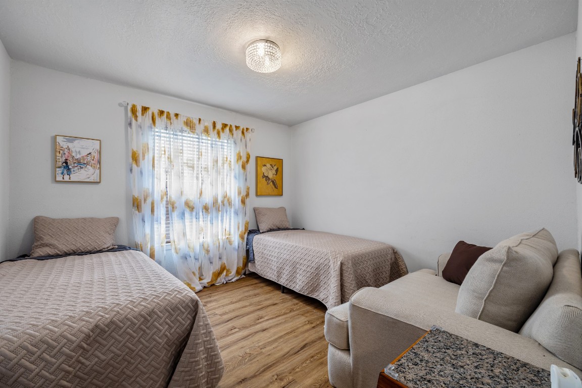 5130 Court Road Houston, TX 77053 - Photo 12 of 20 Other view Bedroom 3