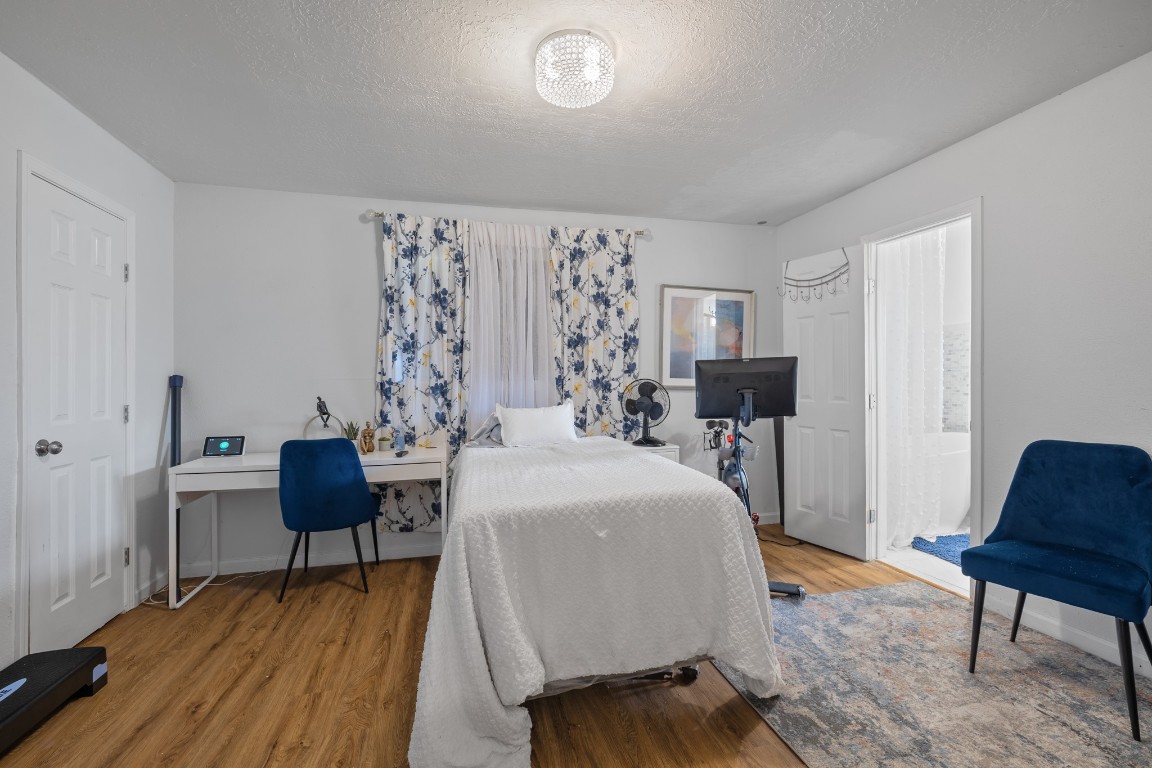 5130 Court Road Houston, TX 77053 - Photo 15 of 20 Primary Bedroom