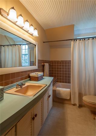11 Evans Road Marblehead, MA 01945 - Photo 9 of 14 Gallery Image 9