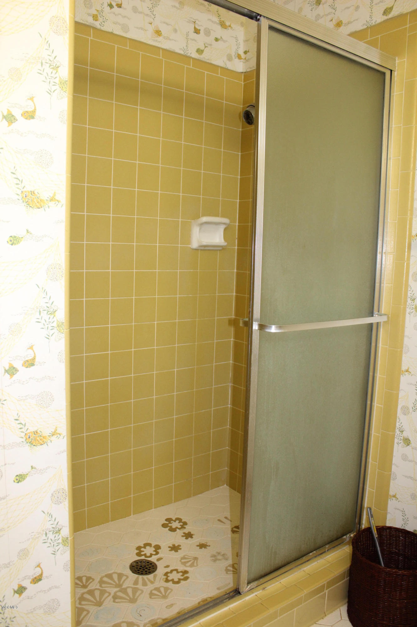 3755 Wood Place Moss Point, MS 39563 - Photo 15 of 19 3755 Woodplace Master Bath