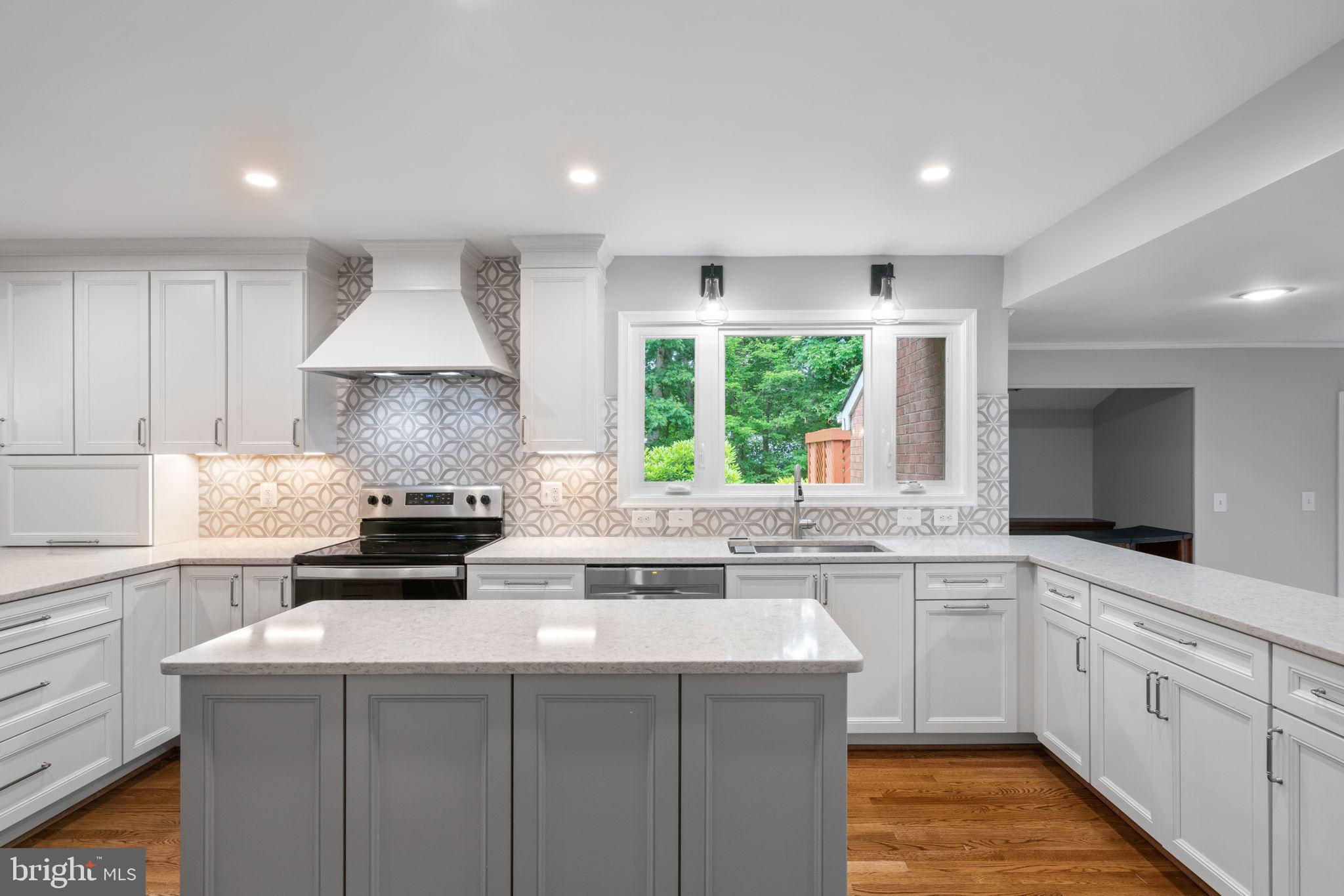 8005 Langbrook Road Springfield, VA 22152 - Photo 14 of 57 Quartz counter tops