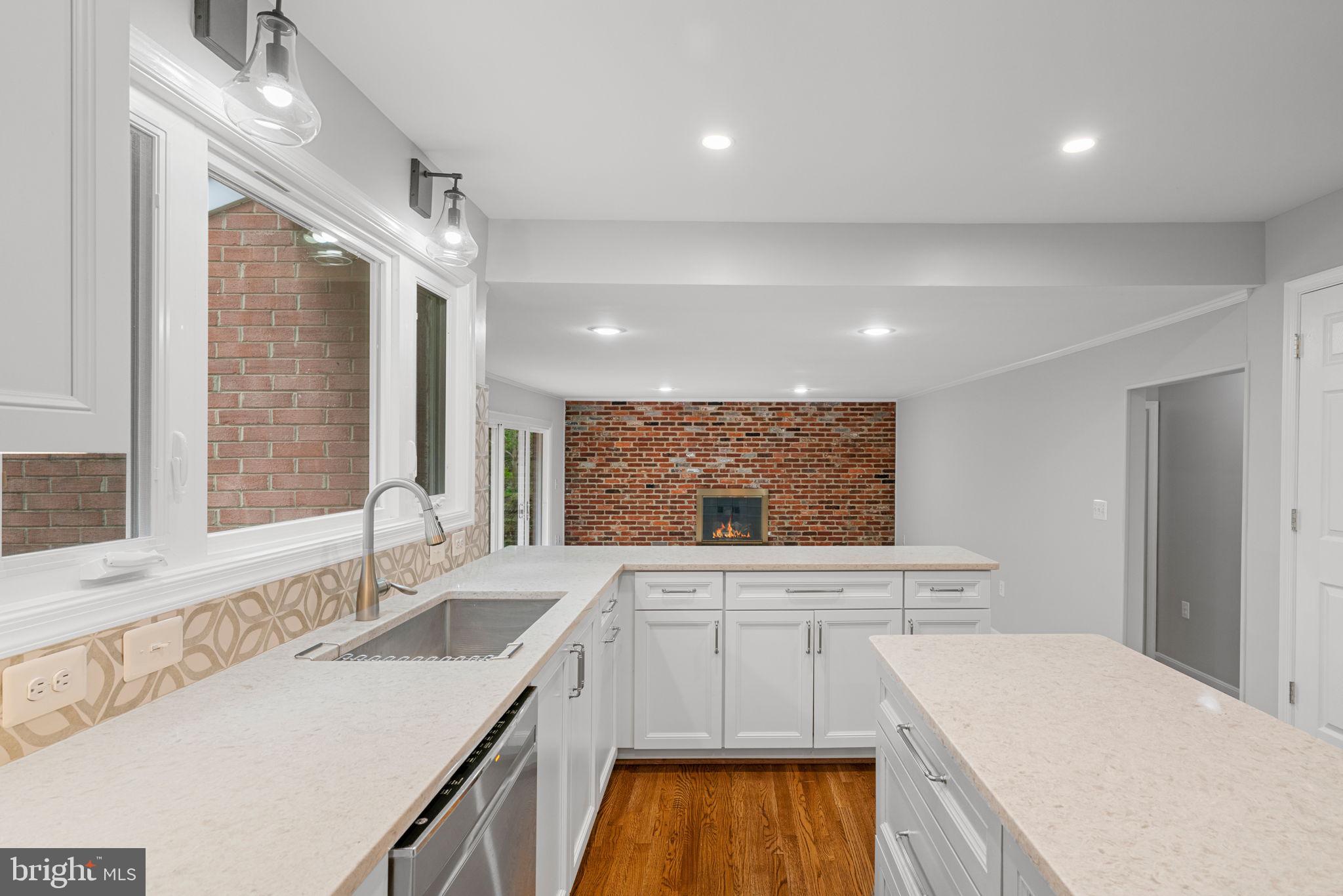 8005 Langbrook Road Springfield, VA 22152 - Photo 15 of 57 Loads of storage