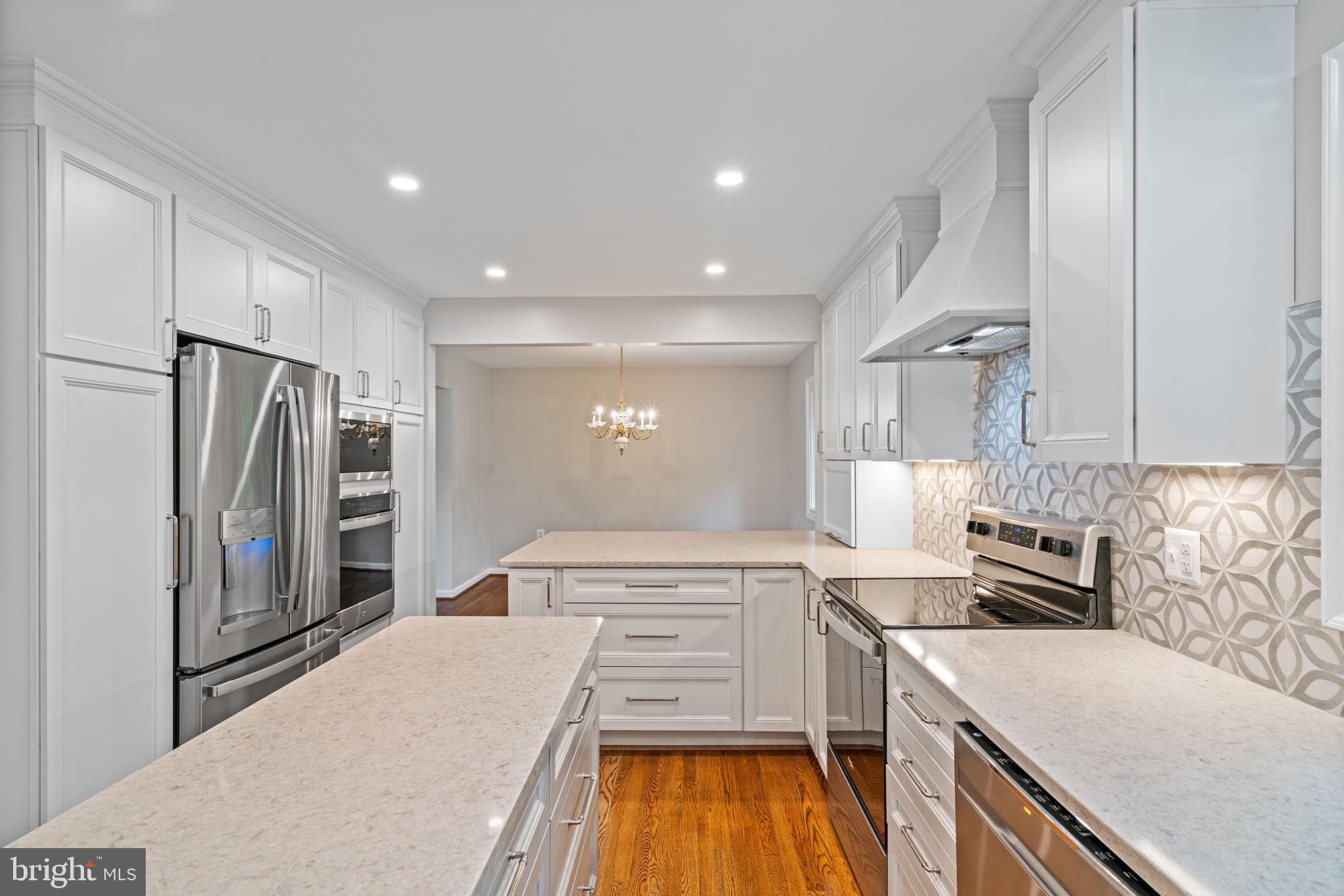 8005 Langbrook Road Springfield, VA 22152 - Photo 16 of 57 Soft Close doors and drawers