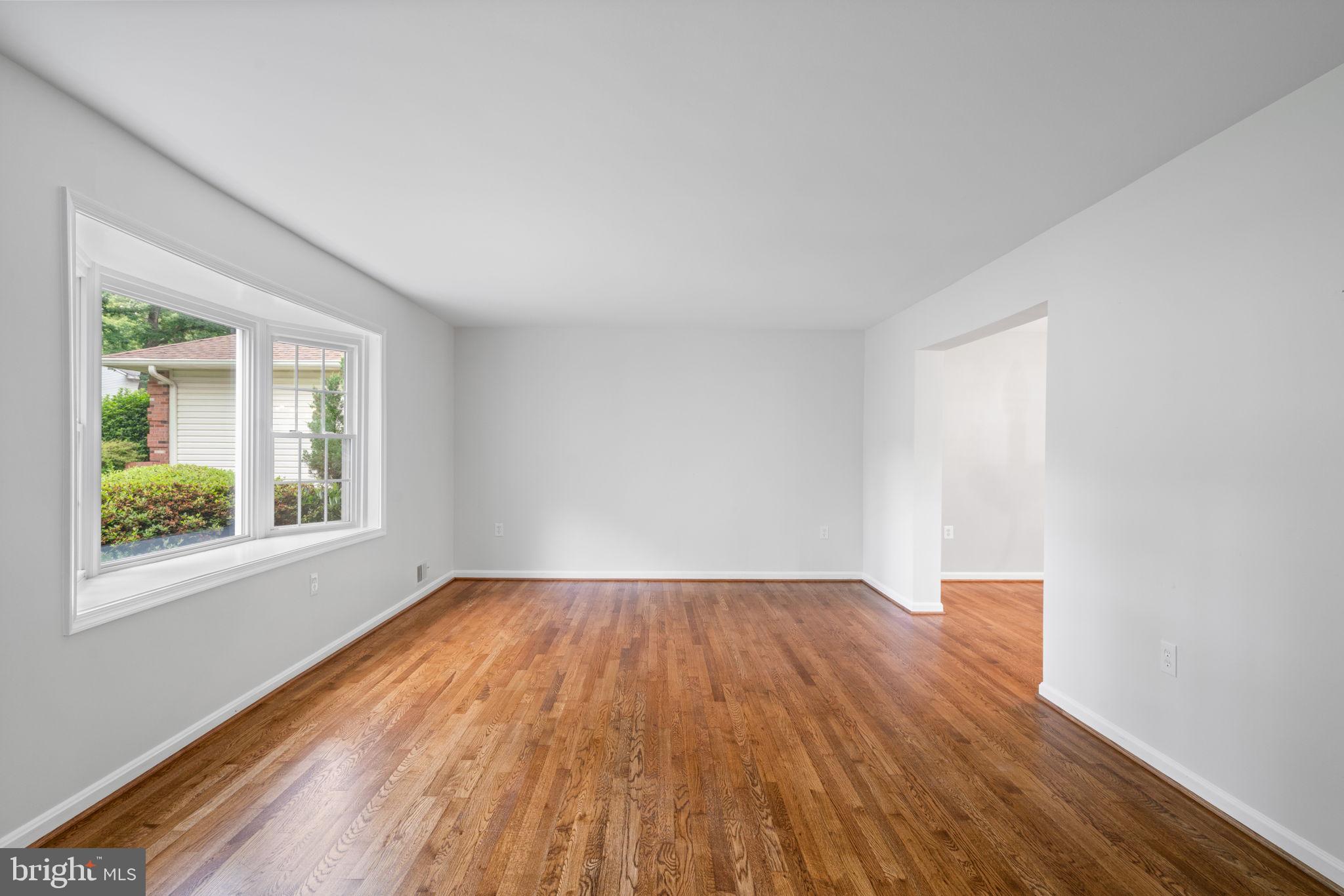 8005 Langbrook Road Springfield, VA 22152 - Photo 6 of 57 Living room