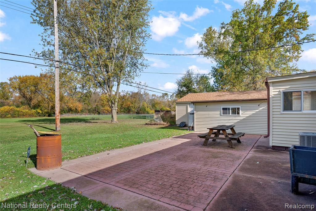 29842 Fort Road Rockwood, MI 48173 - Photo 14 of 42 Gallery Image 14