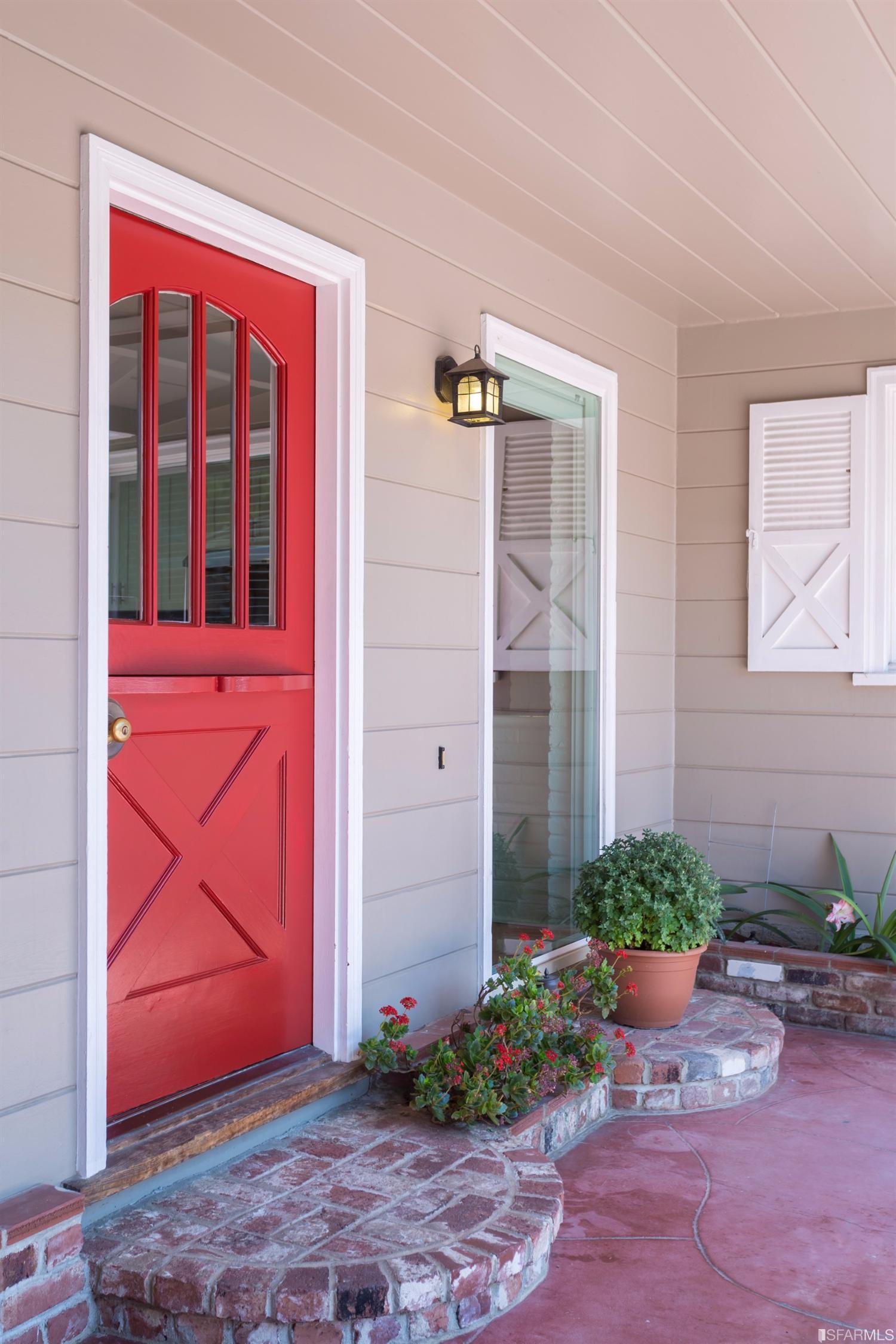 545 Alhambra Road San Mateo, CA 94402 - Photo 3 of 23