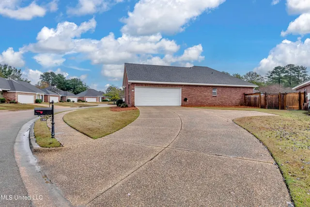 $320,000 | 133 Pavilion Drive, Brandon, MS 39042