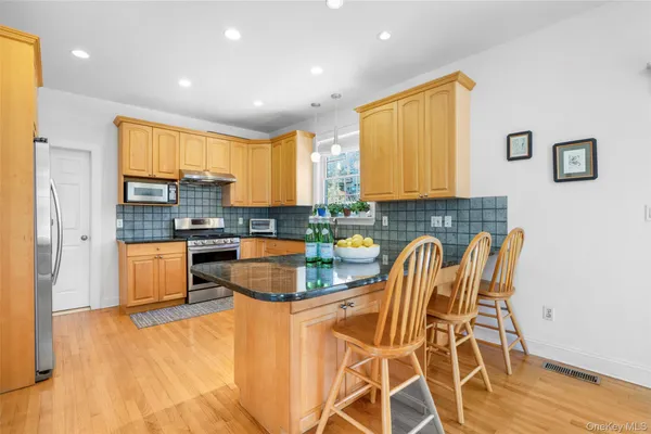 $1,180,000 | 218 Seventh Avenue, Pelham, NY 10803
