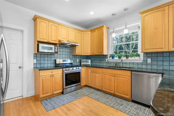 $1,180,000 | 218 Seventh Avenue, Pelham, NY 10803