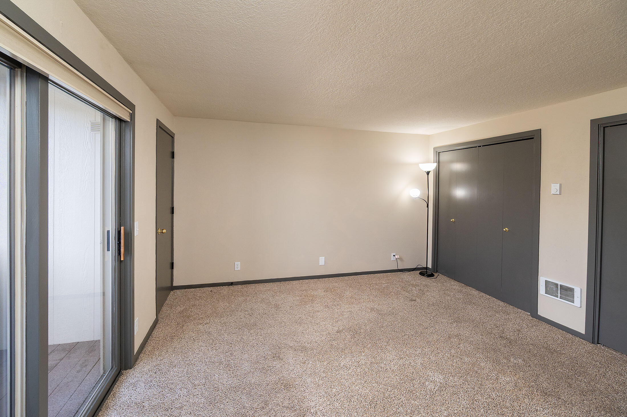1050 Northeast Butler Market Road, Unit 28 Bend, OR 97701 - Photo 9 of 18 1050 NE Butler Market #28_0027 copy