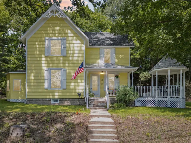 $259,900 | 818 East Main Street, Ionia, MI 48846