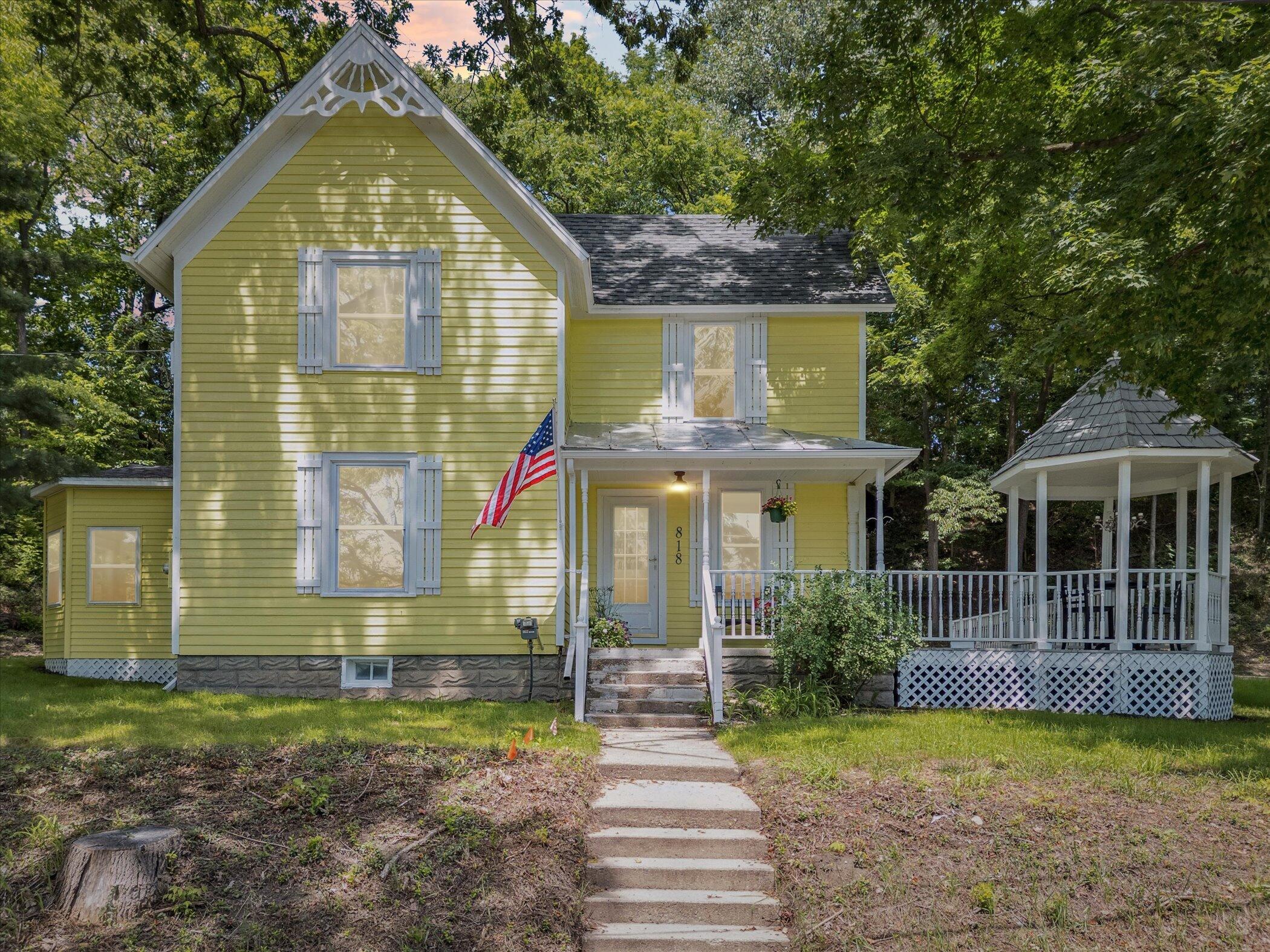 01-818-E-Main-St-Ionia-MI-48846-WindowSt