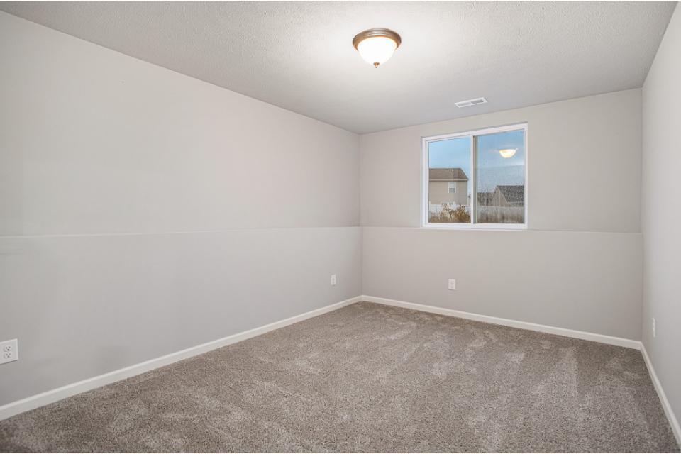 607 Arizona Boulevard Three Rivers, MI 49093 - Photo 14 of 18 93-CCF024-i2060-BR4