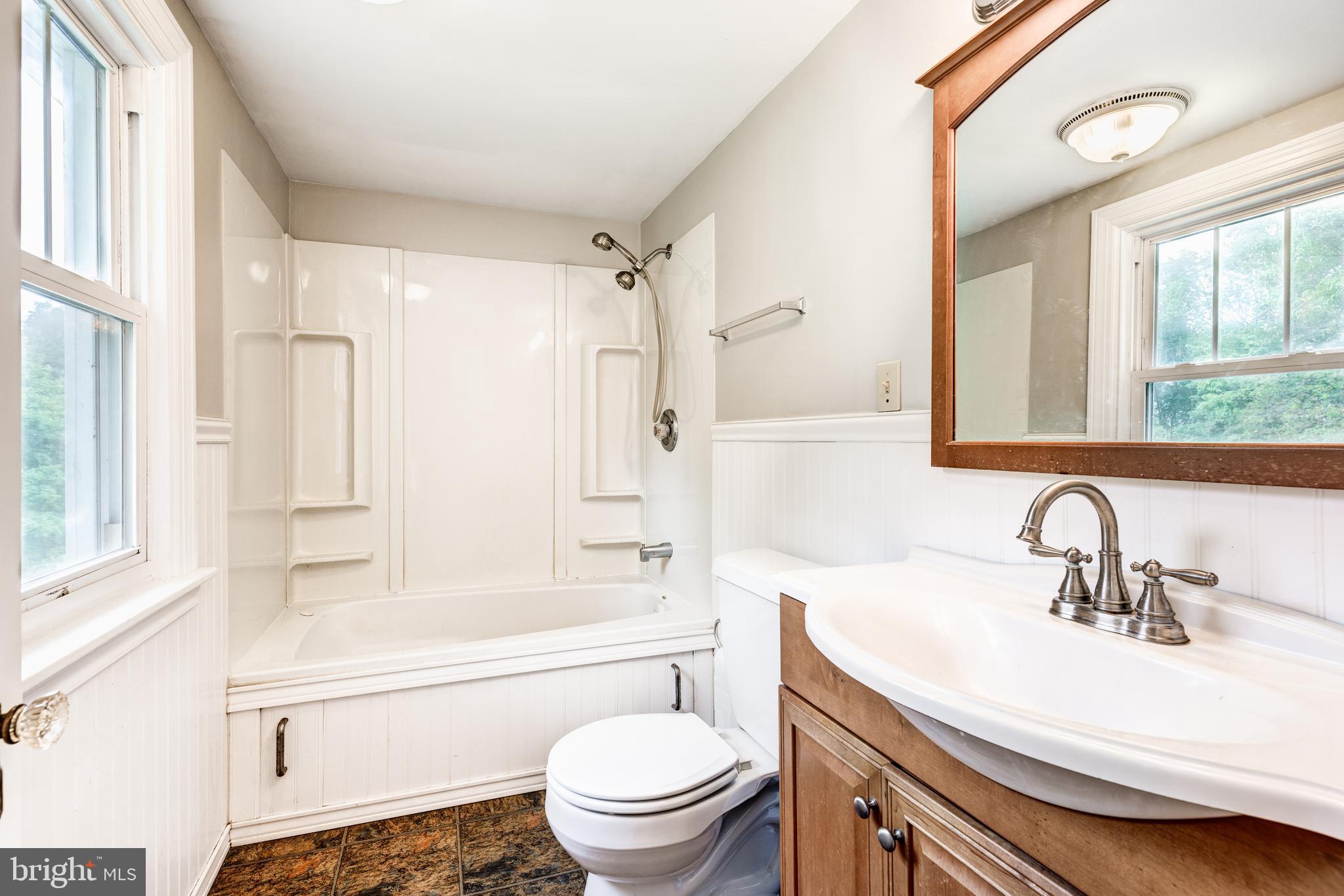 1266 Old Manchester Road Westminster, MD 21157 - Photo 9 of 19 Upstairs hall bath with jet tub