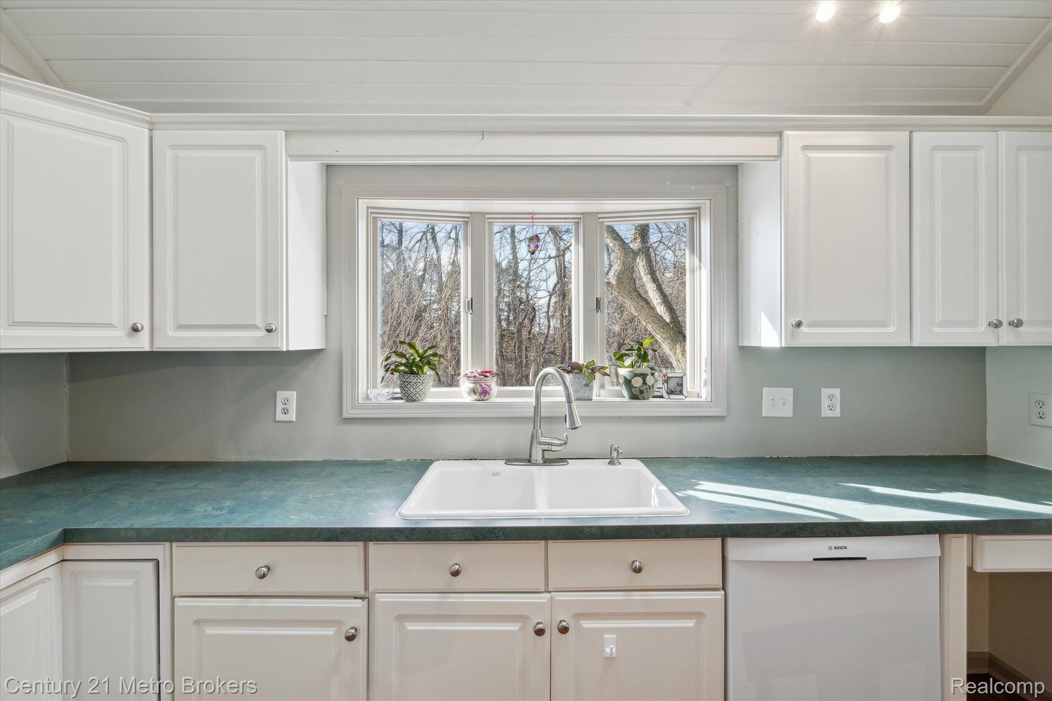 4465 Atlas Road Davison, MI 48423 - Photo 12 of 69 Gallery Image 12