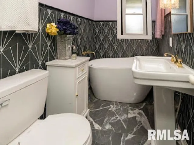 $265,000 | 6 South Division Street, Du Quoin, IL 62832