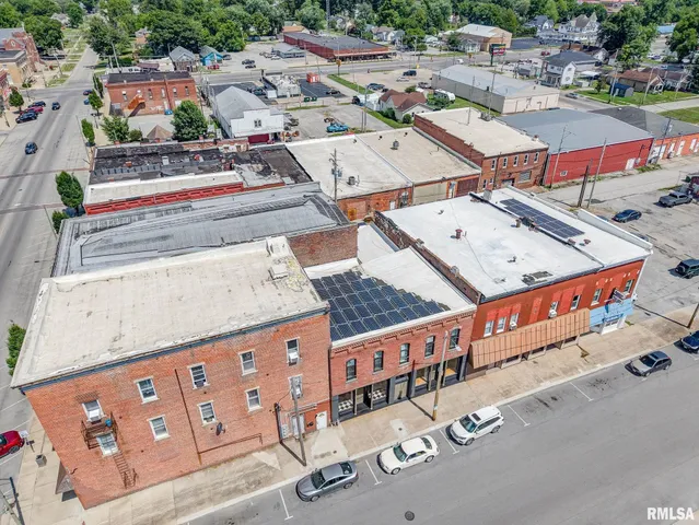 $265,000 | 6 South Division Street, Du Quoin, IL 62832