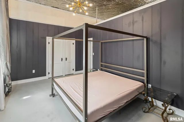 $265,000 | 6 South Division Street, Du Quoin, IL 62832