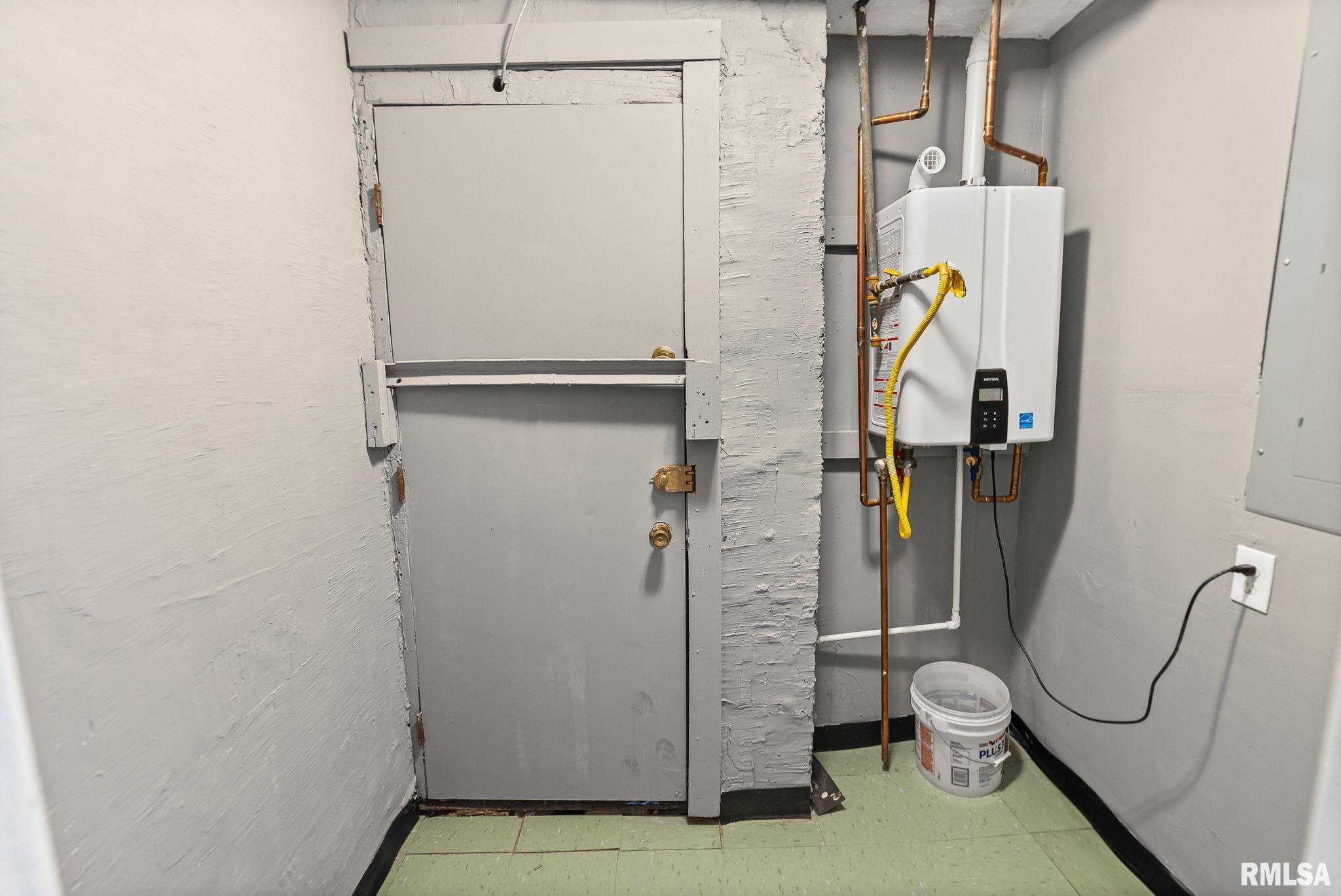 6 South Division Street Du Quoin, IL 62832 - Photo 10 of 47