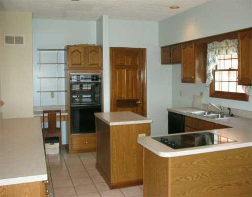 211 Sygan Road McDonald, PA 15057 - Photo 6 of 8 Kitchen.