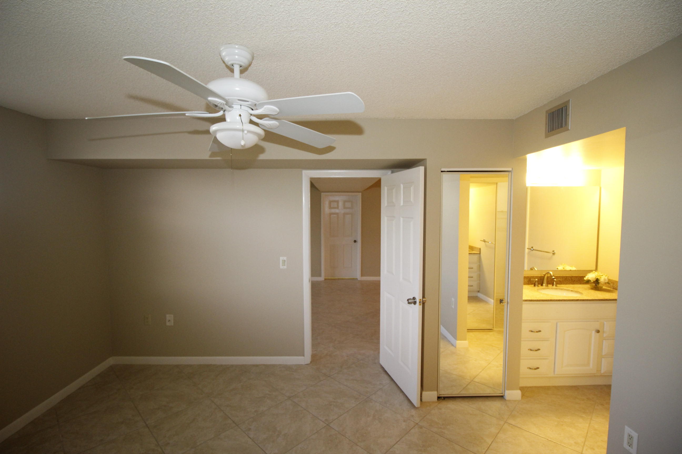 6037 Balboa Circle, Unit 405 Boca Raton, FL 33433 - Photo 20 of 39 _MG_3110